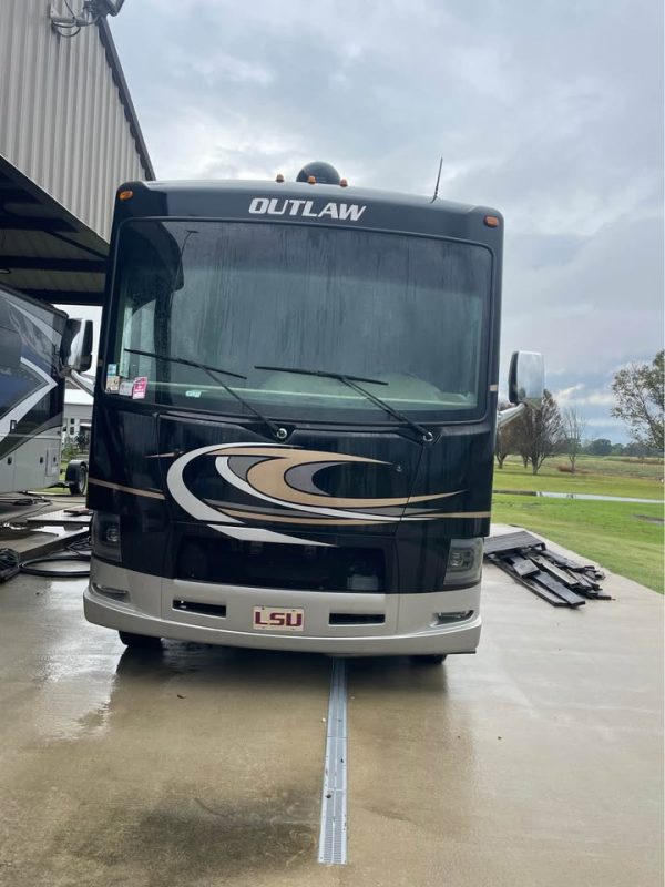 2018 Thor Motor Coach 37 BG - Image 4