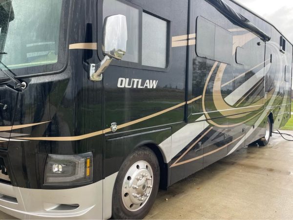 2018 Thor Motor Coach 37 BG - Image 5