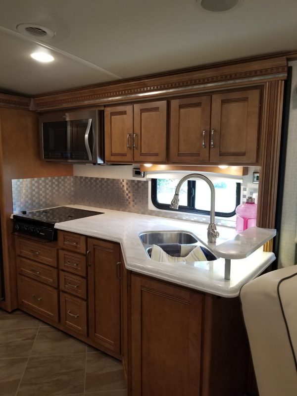 2017 Winnebago - Image 7