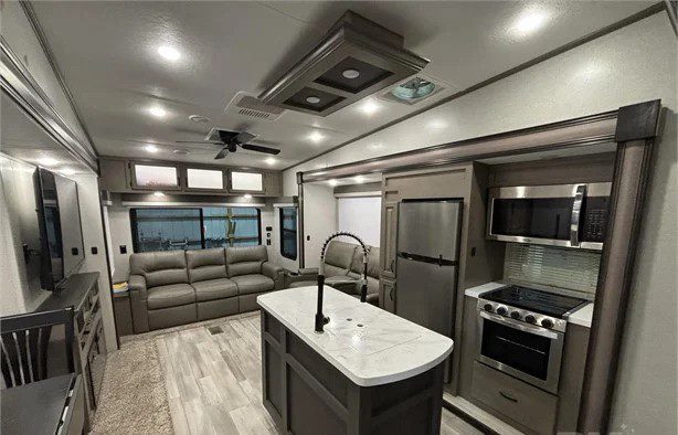 2022 COACHMEN CHAPARRAL 298RLS – Nationwide Auctions